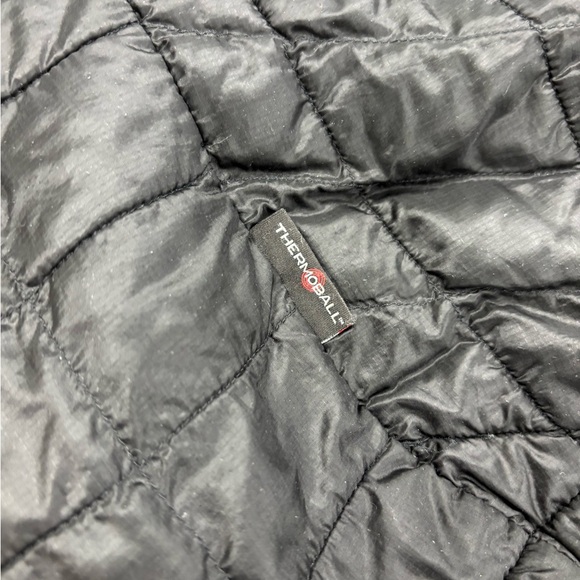 Good Used Condition North Face Men’s Black Quilted Hooded Jacket. Size Large - Picture 8 of 8
